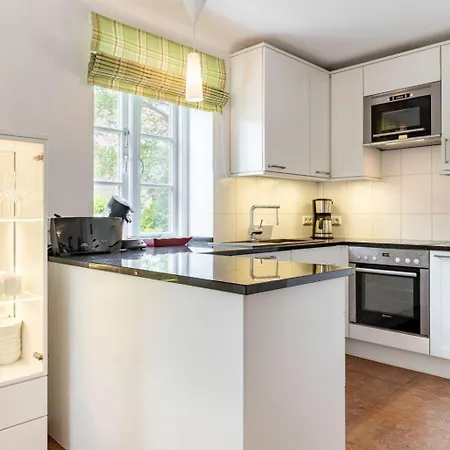 Holiday home Haushaelfte 9A Min Hus Id 374