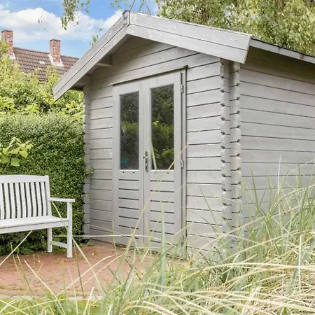Holiday home Haushaelfte 9A Min Hus Id 374 *