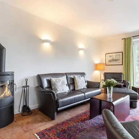 Holiday home Haushaelfte 9A Min Hus Id 374 *